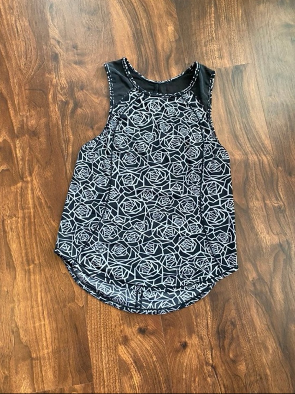 Lululemon Sculpt Tank Posey Black White Roses